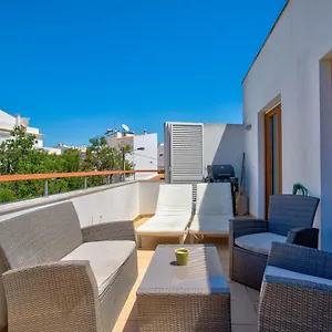 https://rooftop-pool-two-bedroom-apartment-in-alvor.hotelaalgarve.com