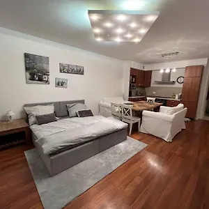 Beautiful Ground Floor In , Варшава Польша