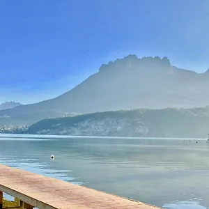 st-jorioz-cest-une-maison-bleue-6pax-lla-selections-by.hotels-rhonealpes.com/